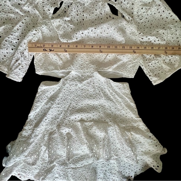 Vici White Ruffled Tiered Dress size small - Picture 8 of 9